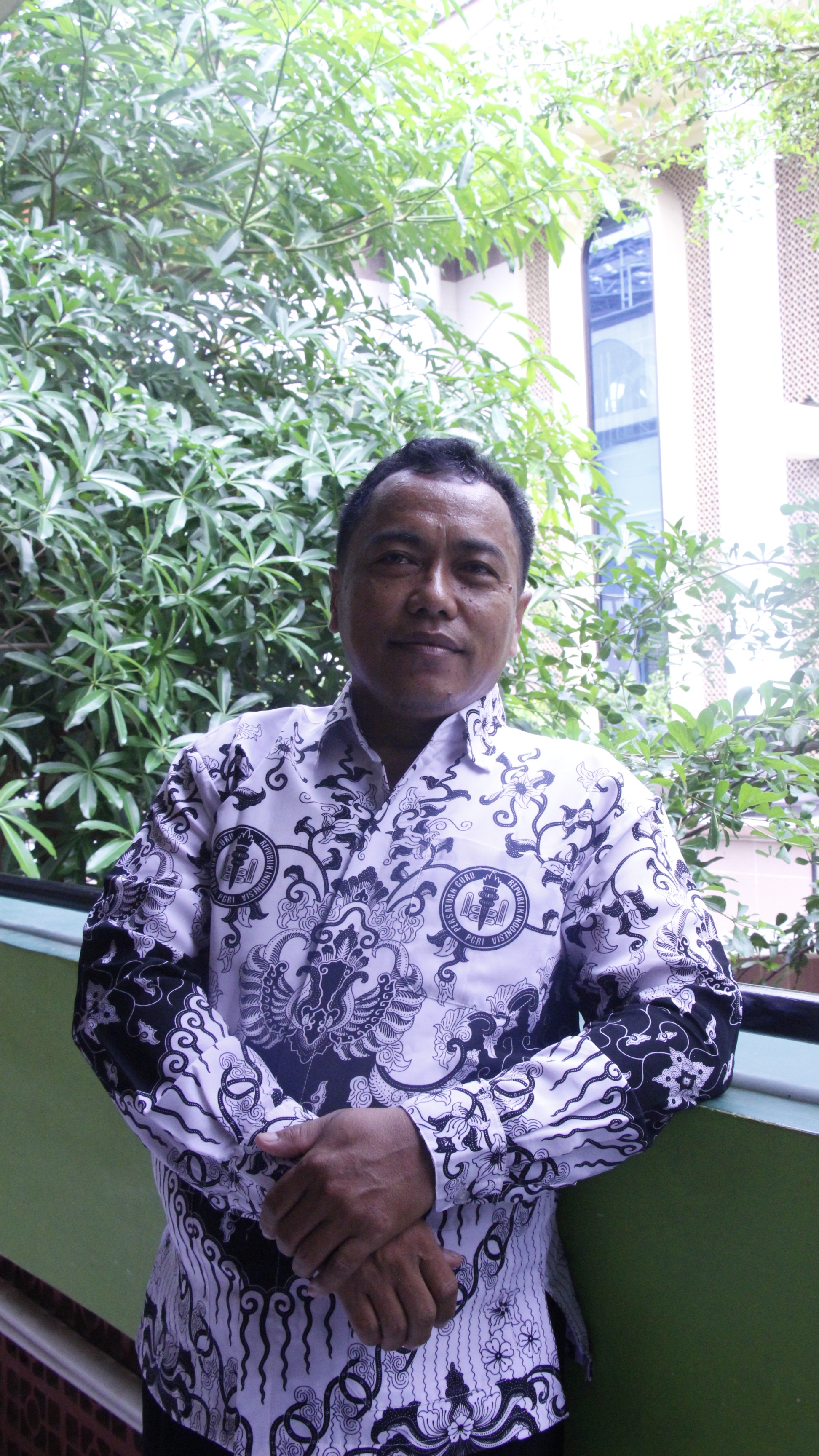 Dr. Rahmat Hidayat